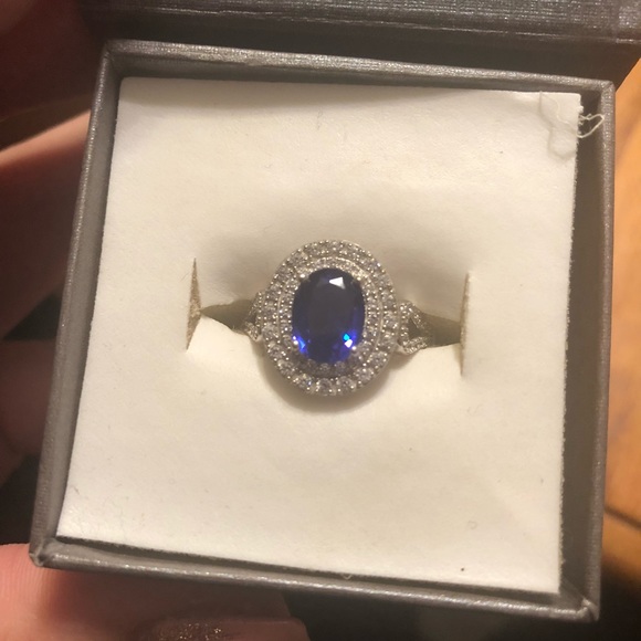 Ring - Picture 1 of 2